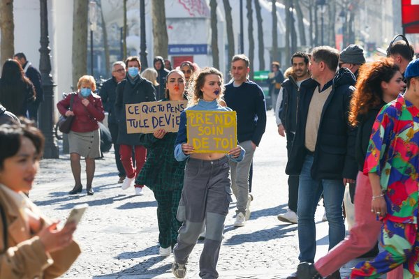 Influence des Réseaux Sociaux sur la Vie Contemporaine : Une Exploration Approfondie